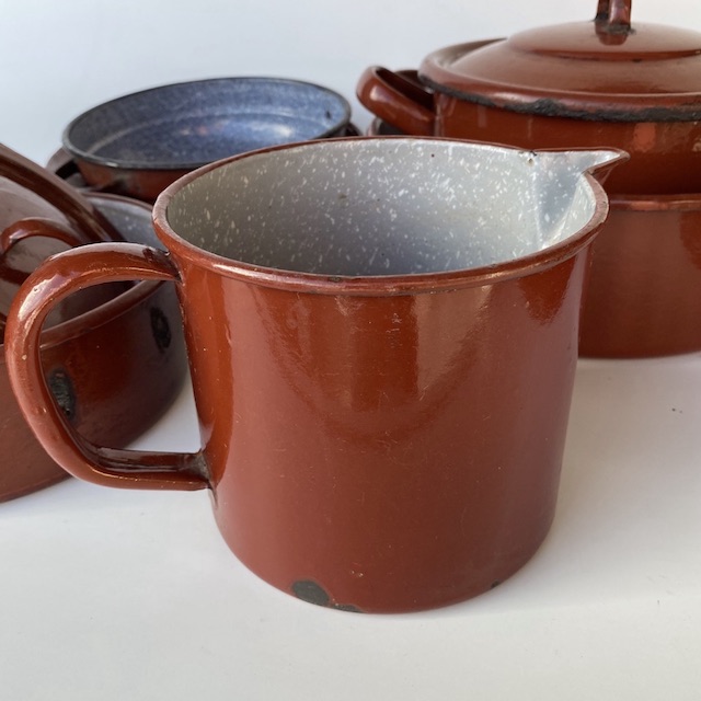 JUG, Rust Brown Enamel